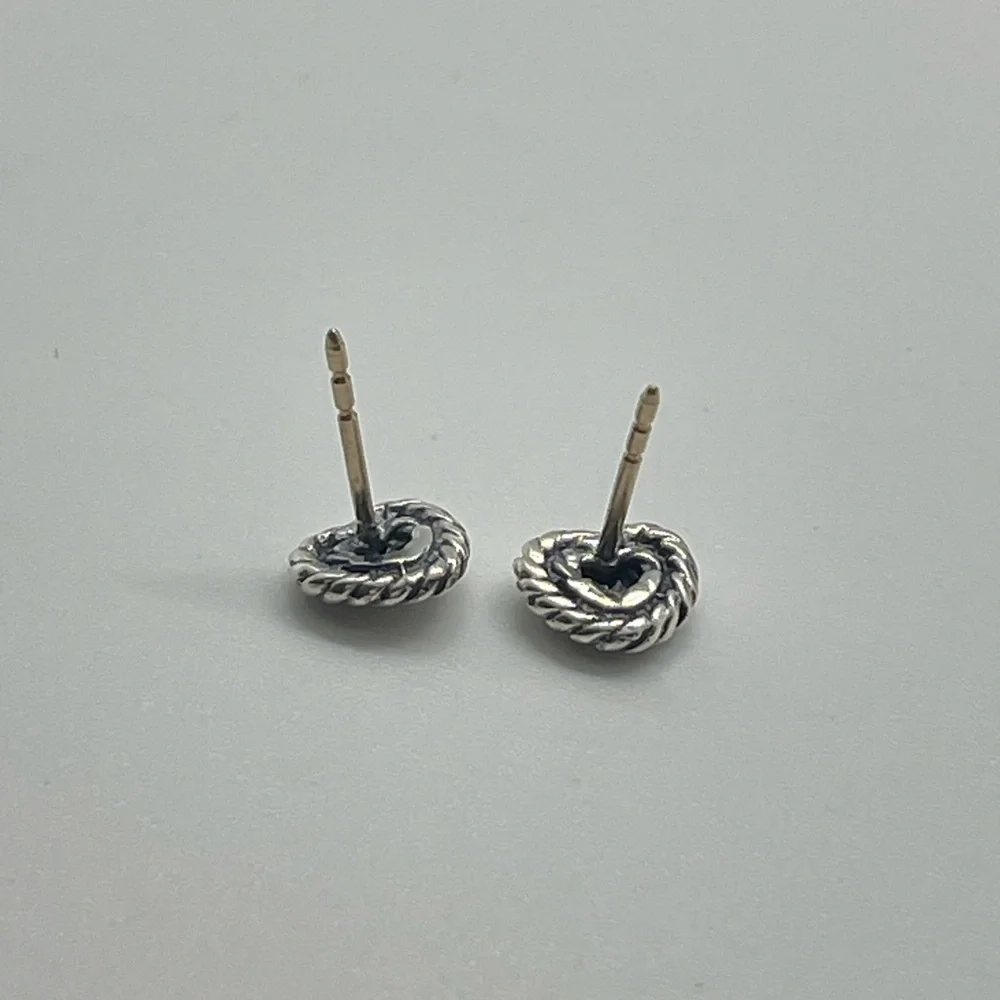 David Yurman Petite Pave Heart Earrings with Diamonds - Picture 5 of 12